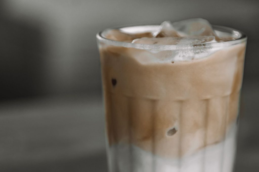 Les Risques d&rsquo;Interaction entre Café et Médicaments : Ce que Vous Devez Savoir
