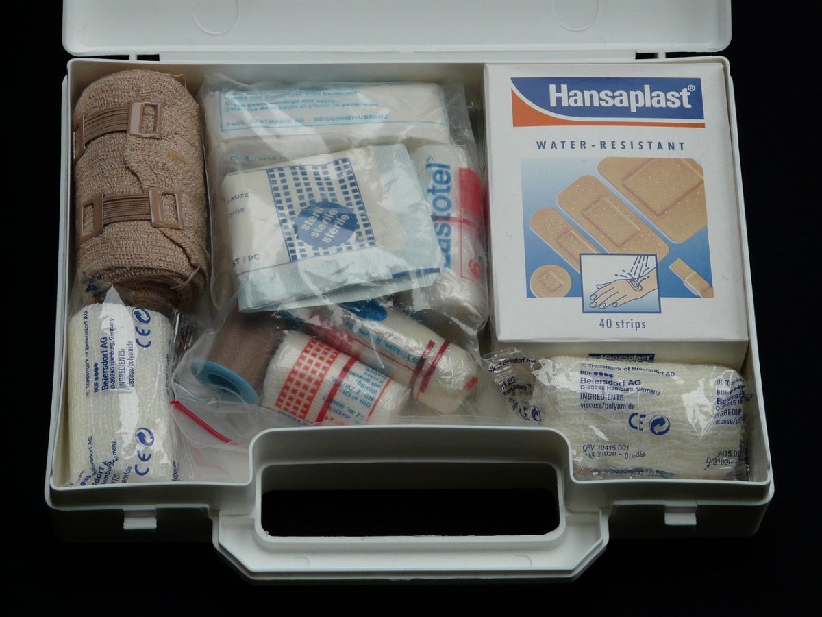 Trousse à pharmacie de voyage : la liste à emporter